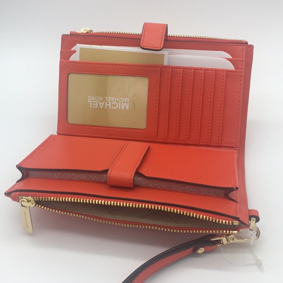 Michael Kors Peyton LG Double Zip Wristlet - Picture 7 of 8